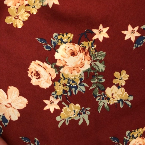 BLUENOTES- Red floral off the should blouse! - Picture 2 of 3